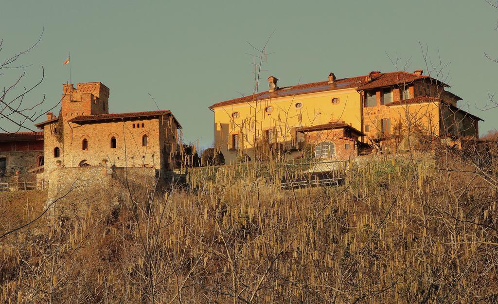Castello Di Strambinello Bed & Breakfast Dış mekan fotoğraf